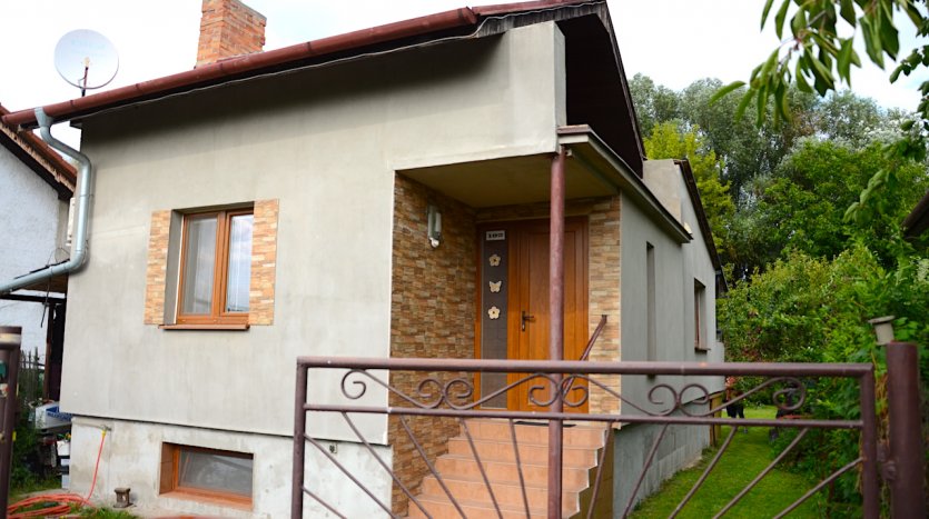 PREDANÉ. Murovaná trvalo obývateľná chata v Hamuliakove. – fotka 8