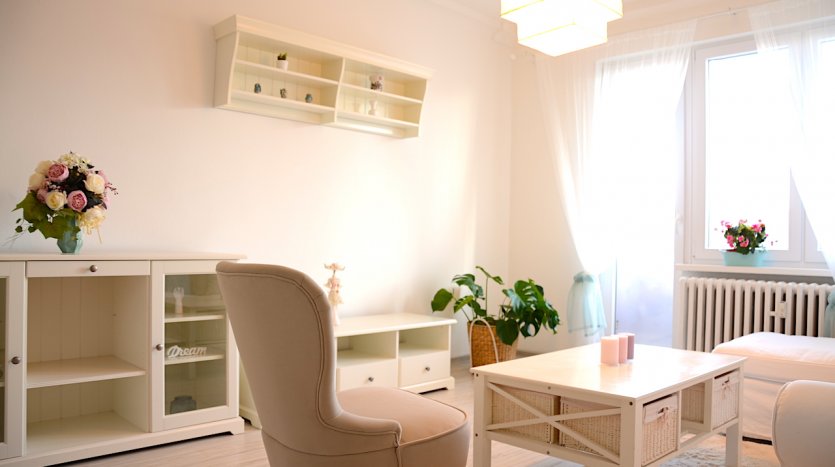 PREDANÉ 1,5 izbový byt po kompletnej čerstvej rekonštrukcii s kompletným zariadením. Jesenná ul. Ružinov – fotka 4