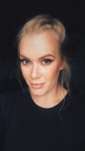 Mgr. Barbora K., Kupujúca